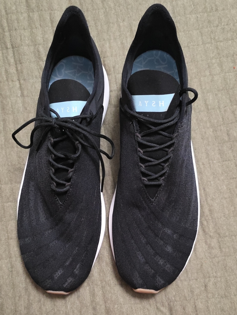 NWT Saysh One Women’s Running Sneaker Black White Size 12 Brand New
